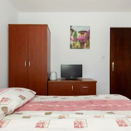 בית אירוח Krab 2 רבאל