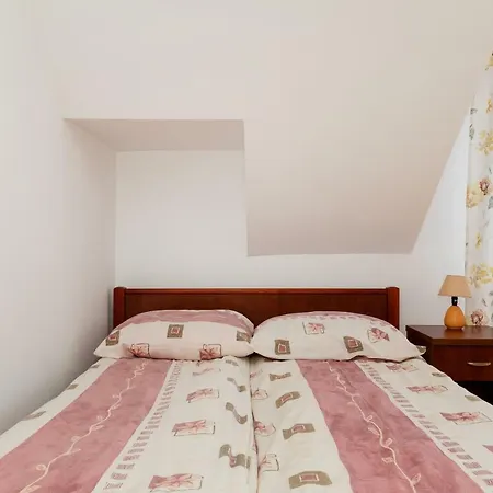 בית אירוח Krab 2 רבאל